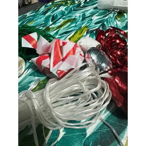 Lot of Arts & Crafts ribbon & string - Picture 4 of 8